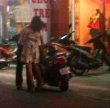 PINAY CHEATING WIFE FUCK IN PUBLIC BY HER LOVER.